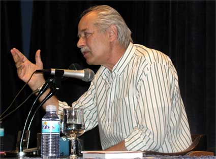Conferencia celebrada en el Ateneu Barcelonès el 7/4/2004, organizada por Defensem Cuba